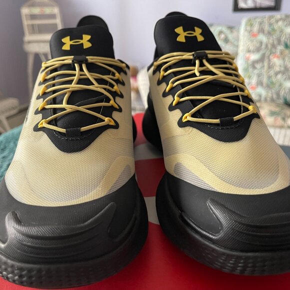 Under Armour Nova Slip on Women's Sneakers Size 12.5 NIB SALE!! (RETAIL 160) - Picture 4 of 9